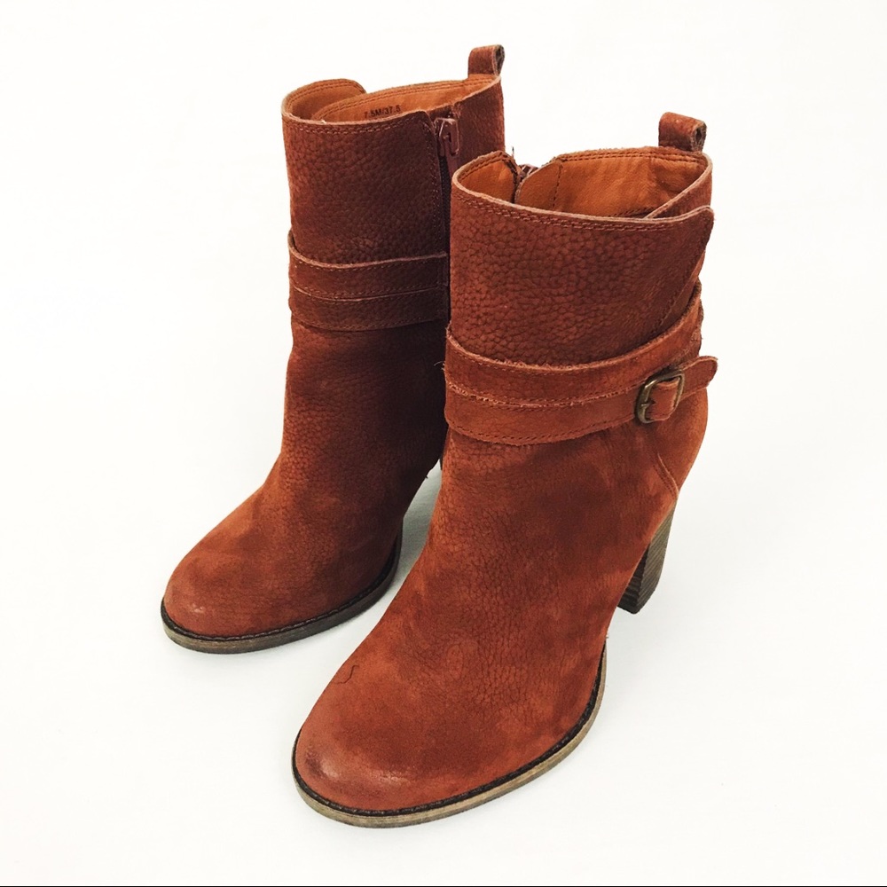 Lucky Brand Latonya Belted Bootie in Russet Nubuck | Size 7.5 - Picture 5 of 13